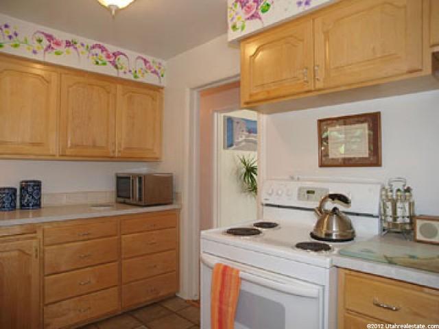 92 W 800 N, Bountiful, UT 84010 — photo 3