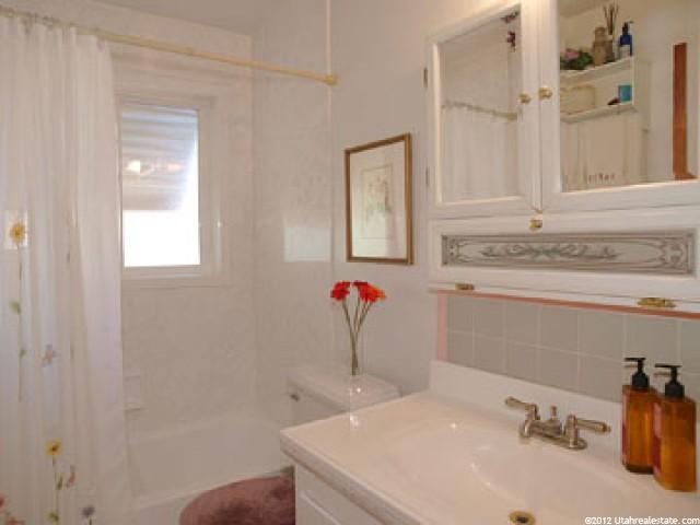 92 W 800 N, Bountiful, UT 84010 — photo 6