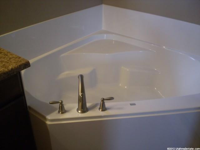 2373 N 1445 W, Clinton, UT 84015 — photo 8