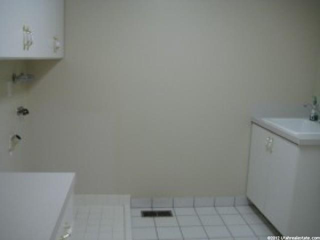 976 S 400 E, Centerville, UT 84014 — photo 4