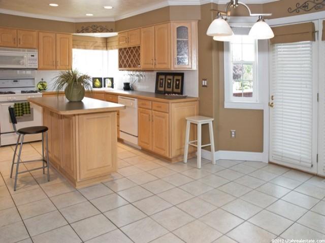 5504 S 150 E, Washington Terrace, UT 84405 — photo 3