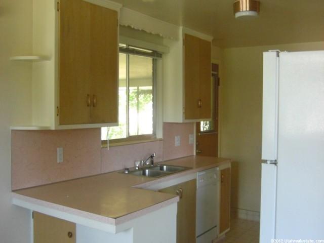 690 E Center St, Bountiful, UT 84010 — photo 3
