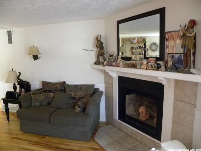 9555 S Tj Dr E, Sandy, UT 84070 — photo 2