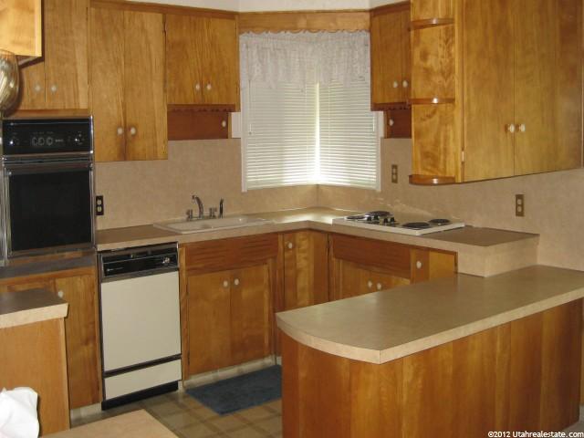 138 N 200 W, Hyrum, UT 84319 — photo 2