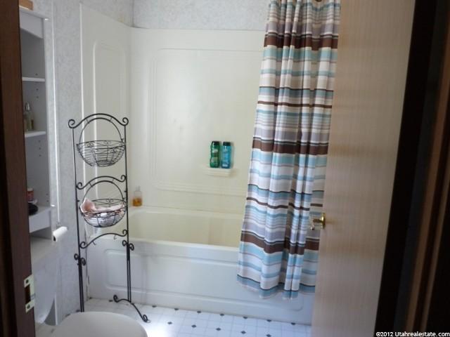 2037 N 250 W, Vernal, UT 84078 — photo 4