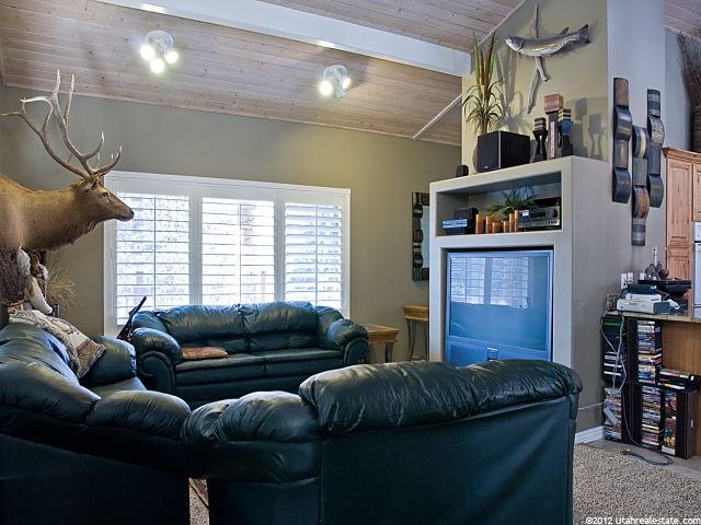 1401 Milne Ln, Midvale, UT 84047 — photo 4