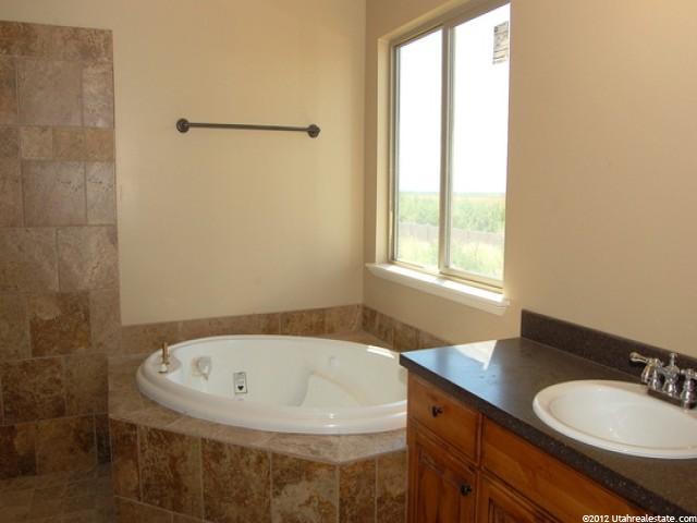 3535 Overlook Dr, Layton, UT 84041 — photo 4