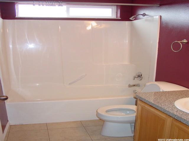 165 S Center St, Hyrum, UT 84319 — photo 9