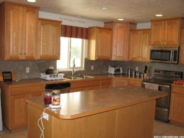684 S 275 W, Layton, UT 84041 — photo 3