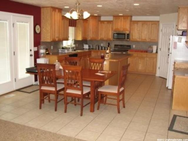 684 S 275 W, Layton, UT 84041 — photo 4