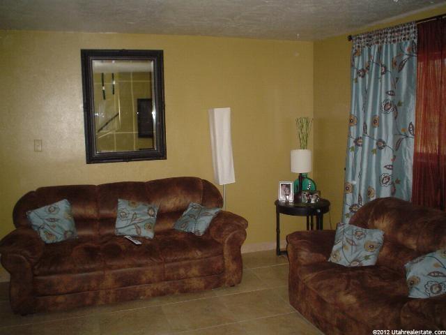3947 Dimrall Dr, Taylorsville, UT 84118 — photo 2