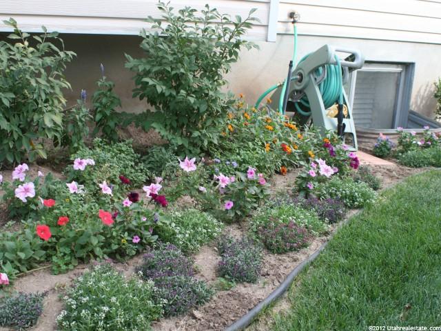 1071 N 75 W, Layton, UT 84041 — photo 11
