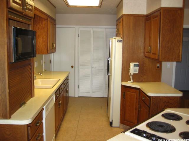 438 W 3400 S, Bountiful, UT 84010 — photo 6