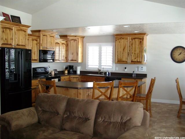 2611 W 2500 N, Farr West, UT 84404 — photo 4