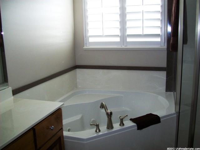 2611 W 2500 N, Farr West, UT 84404 — photo 8