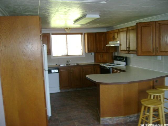 338 E 400 S, Vernal, UT 84078 — photo 3