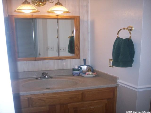 17 E 400 N #24B, Bountiful, UT 84010 — photo 7