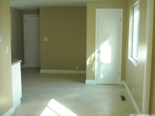 161 N Sycamore Cir E, Clearfield, UT 84015 — photo 5