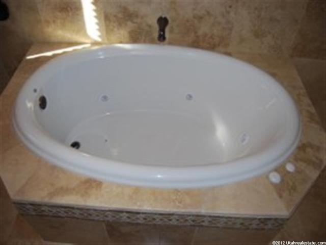 4416 S 3080 E, Holladay, UT 84124 — photo 4