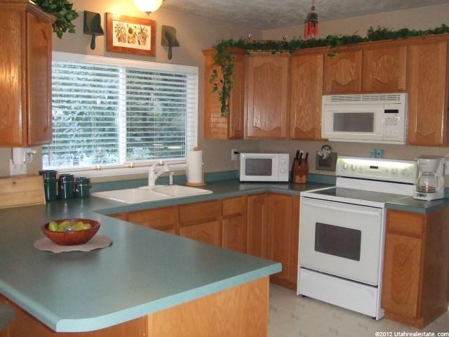 912 N 700 E, Centerville, UT 84014 — photo 2