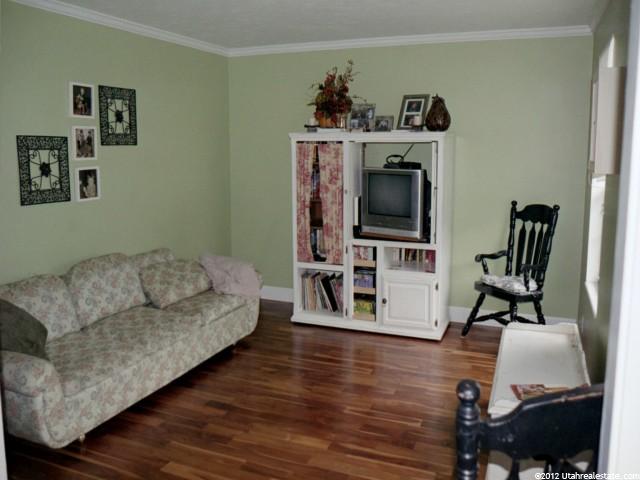 420 S Weaver Ln W, Layton, UT 84041 — photo 2