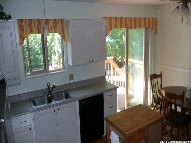9526 Buttonwood Dr, Sandy, UT 84092 — photo 3