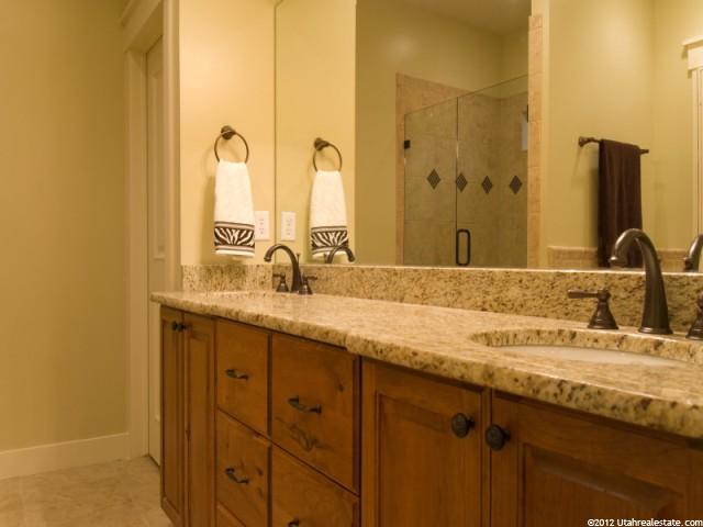 4468 S 2300 E, Holladay, UT 84124 — photo 9