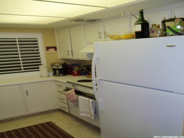 298 Peach Ln, Bountiful, UT 84010 — photo 6