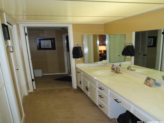 298 Peach Ln, Bountiful, UT 84010 — photo 8