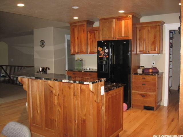 823 W 3225 N, Pleasant View, UT 84414 — photo 6