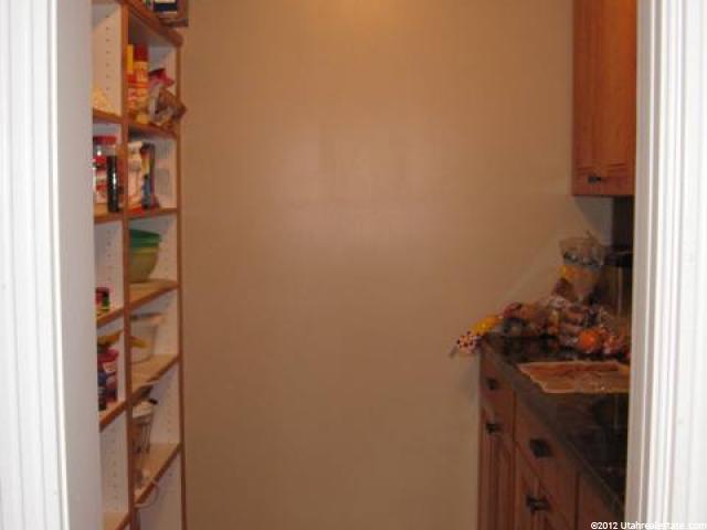 823 W 3225 N, Pleasant View, UT 84414 — photo 9