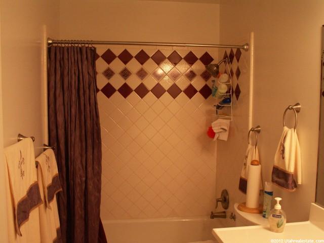 2352 Chateau Dr, Roy, UT 84067 — photo 7