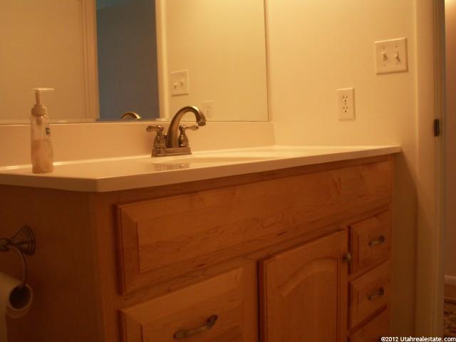 2352 Chateau Dr, Roy, UT 84067 — photo 8
