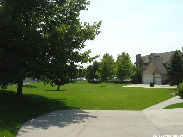 921 S Courtyard Ln, Centerville, UT 84014 — photo 11