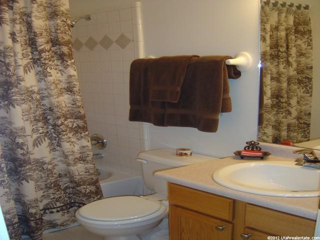 921 S Courtyard Ln, Centerville, UT 84014 — photo 8