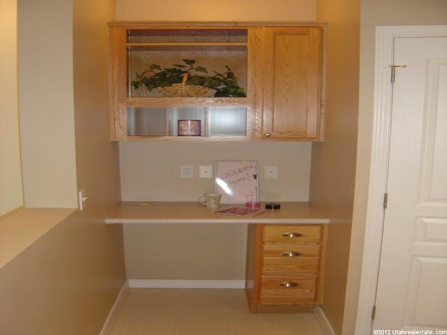 921 S Courtyard Ln, Centerville, UT 84014 — photo 6