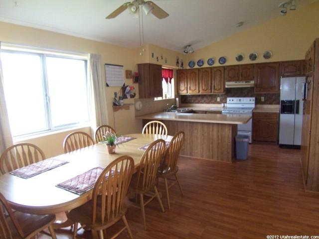 1733 E Crescent View Dr, Sandy, UT 84092 — photo 2