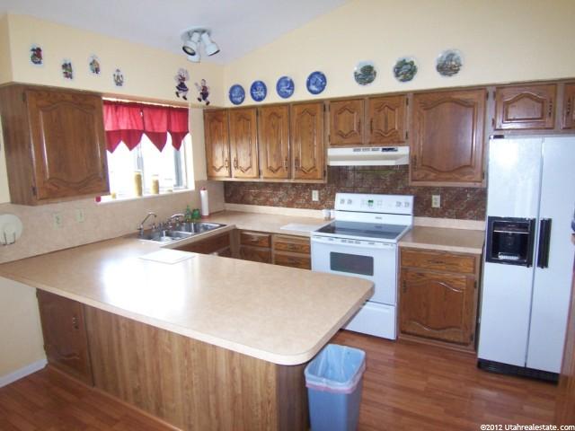 1733 E Crescent View Dr, Sandy, UT 84092 — photo 3