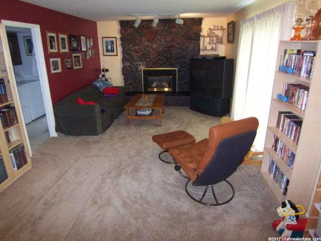 1733 E Crescent View Dr, Sandy, UT 84092 — photo 5