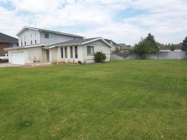 1733 E Crescent View Dr, Sandy, UT 84092 — photo 9