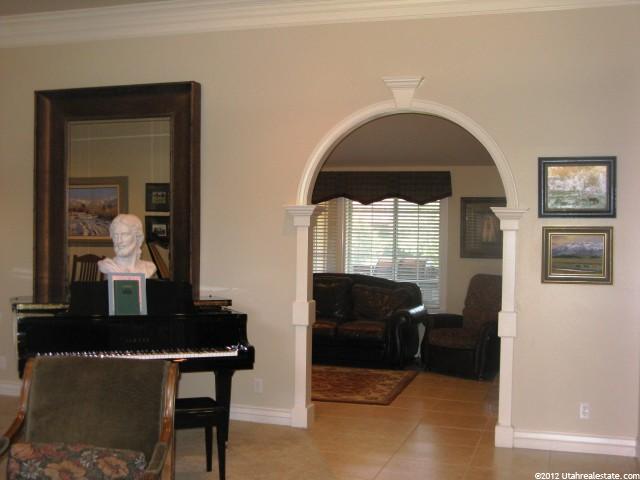 915 Edgewood Dr, Ogden, UT 84403 — photo 4