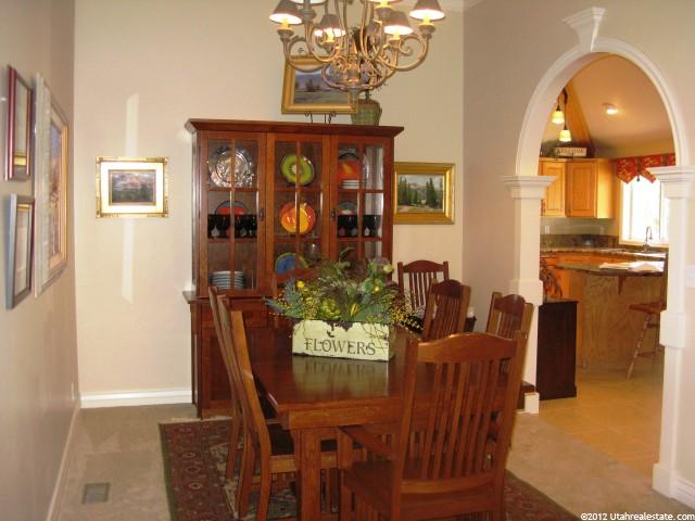 915 Edgewood Dr, Ogden, UT 84403 — photo 3