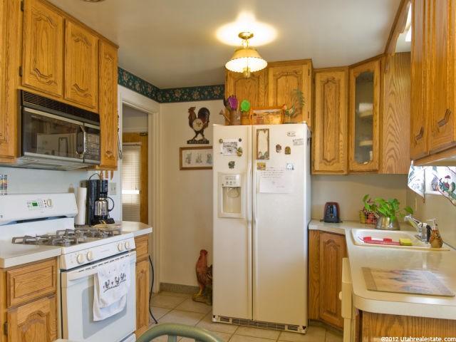 118 N Terrace Dr, Clearfield, UT 84015 — photo 4