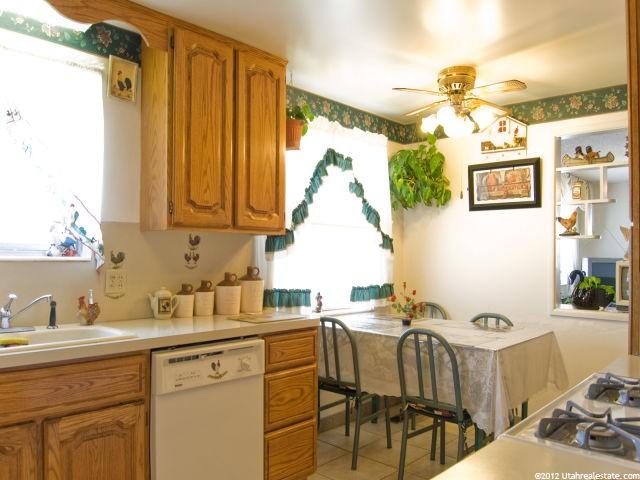118 N Terrace Dr, Clearfield, UT 84015 — photo 5