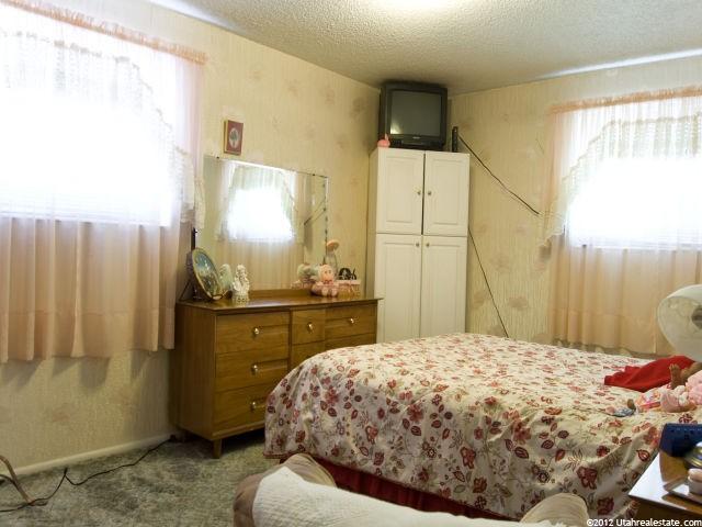 118 N Terrace Dr, Clearfield, UT 84015 — photo 6