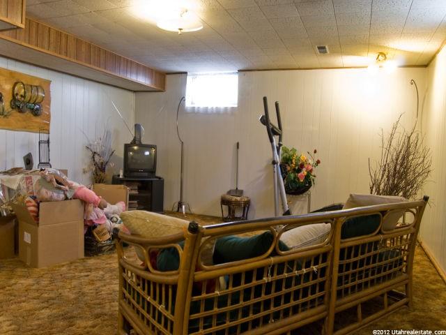 118 N Terrace Dr, Clearfield, UT 84015 — photo 9