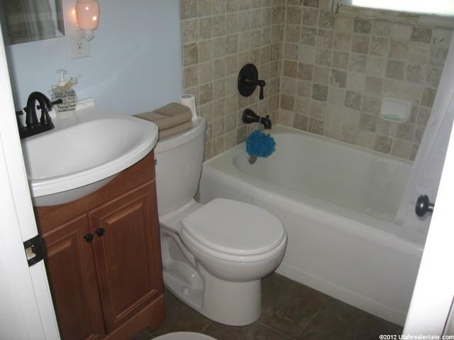 5914 S 2600 W, Roy, UT 84067 — photo 10