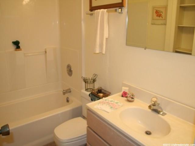 88 W 50 S #E-6, Centerville, UT 84014 — photo 8