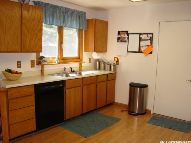 2074 Newcastle Dr, Sandy, UT 84093 — photo 2