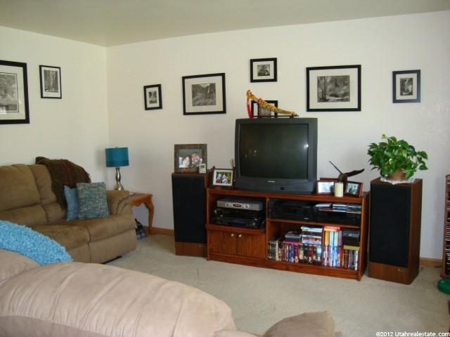 2074 Newcastle Dr, Sandy, UT 84093 — photo 5